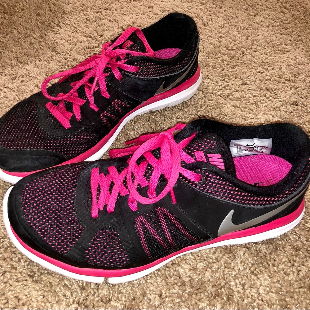 Nike•Flex 2014 Run•Black/Pink•Size 7 1/2